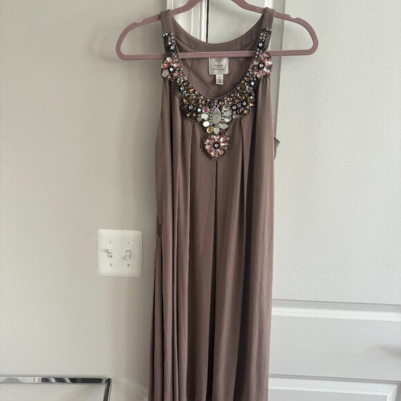 Suzi Chin for Maggy Boutique Taupe Sleeveless Embellished Shift Dress - SZ 12 - Picture 4 of 4